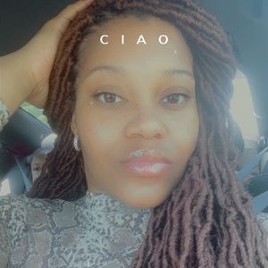 Meet your Posher, Yolanda